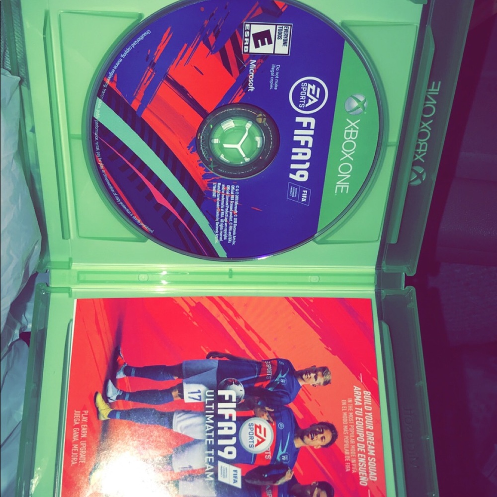 FIFA 19 - Picture 2 of 2